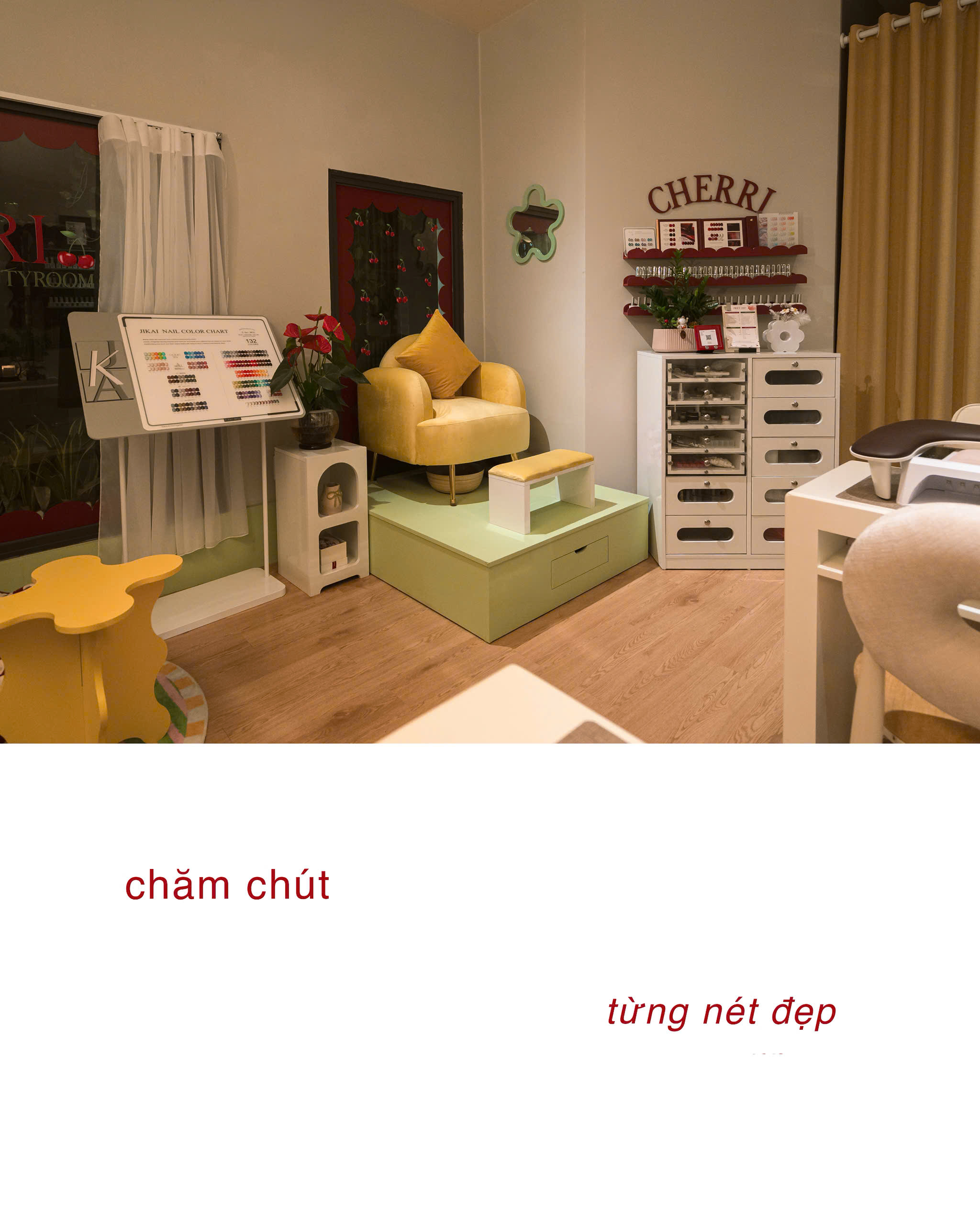 Góc chăm sóc chân màu vàng và xanh tại Cherri Beauty Room